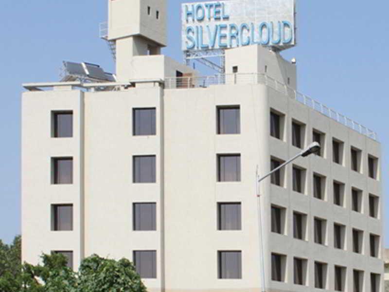 Silvercloud Hotel And Banquets Ahmedabad Exterior foto