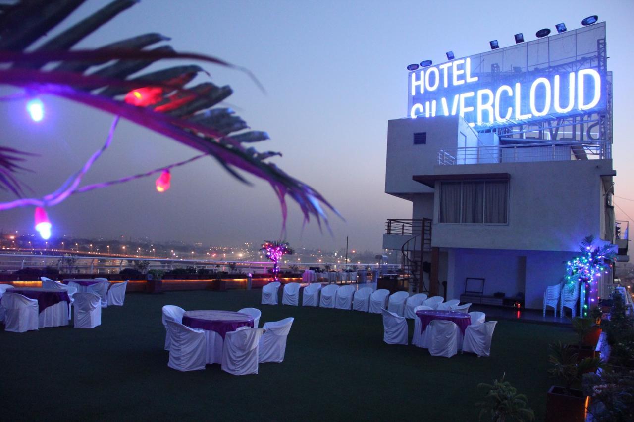 Silvercloud Hotel And Banquets Ahmedabad Exterior foto