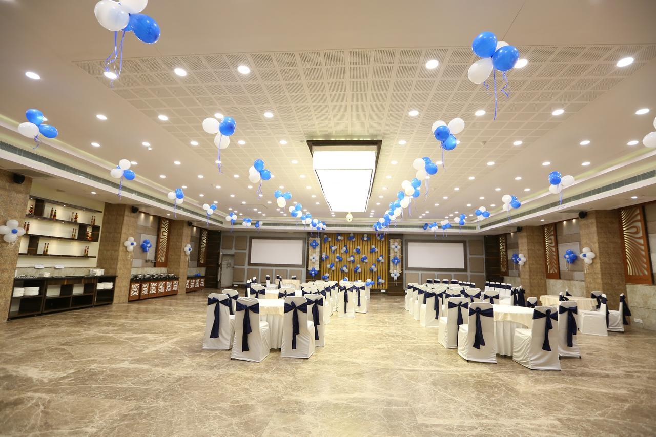 Silvercloud Hotel And Banquets Ahmedabad Exterior foto